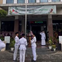 Upacara Berbahasa Inggris di SMAHA: Dari Lapangan Sekolah, Semangat Global Itu Dimulai